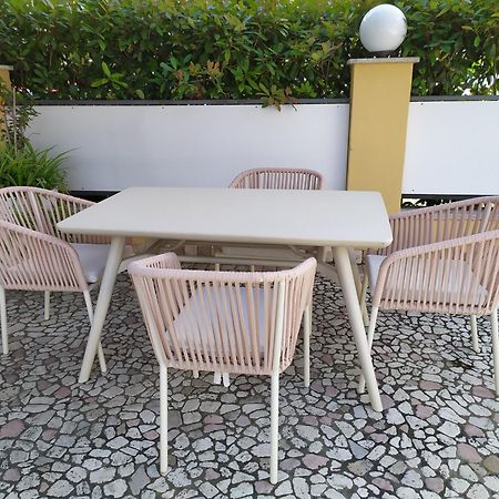 Hotel New Garden Torbole Sul Garda Esterno foto