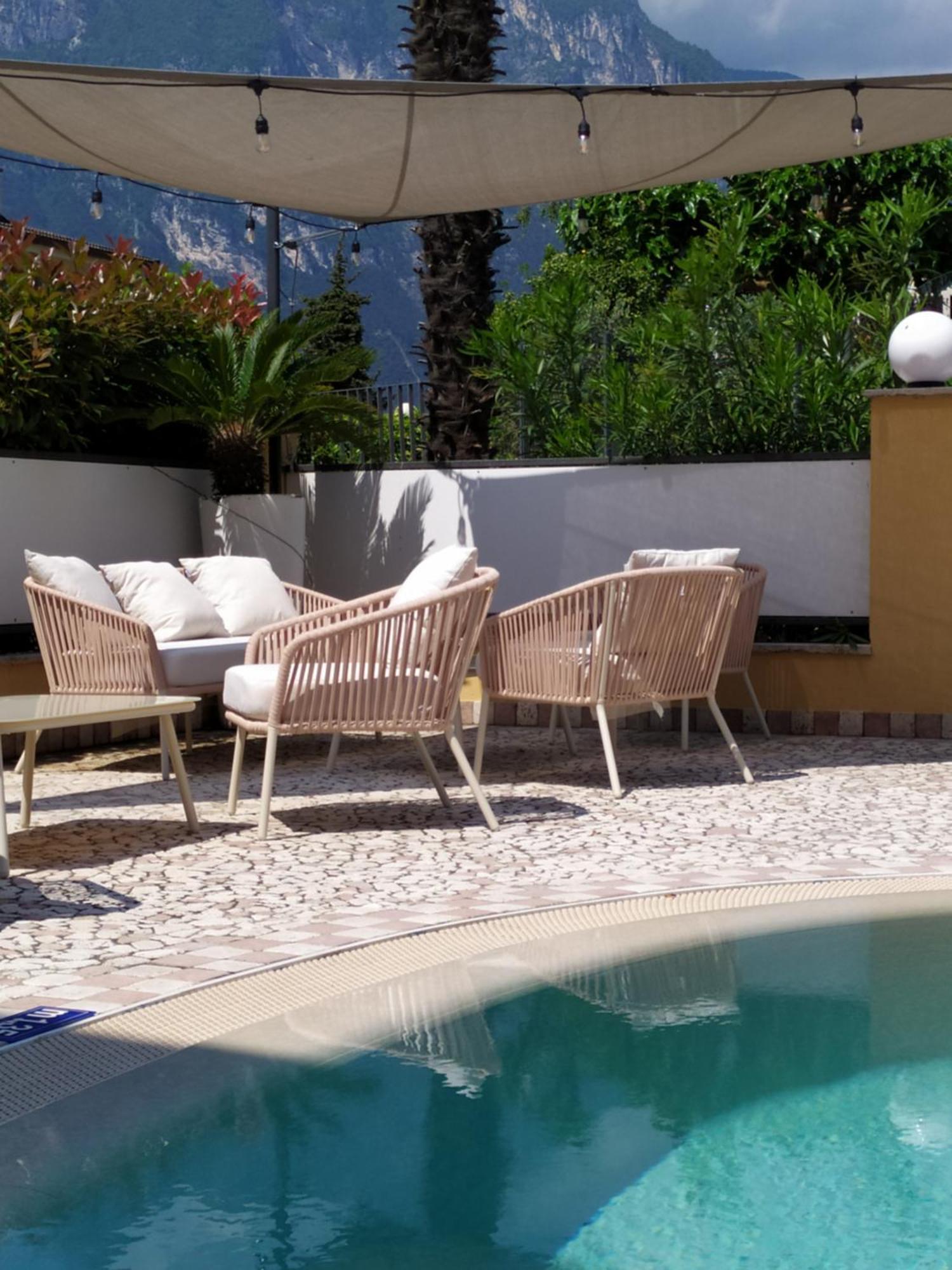 Hotel New Garden Torbole Sul Garda Esterno foto