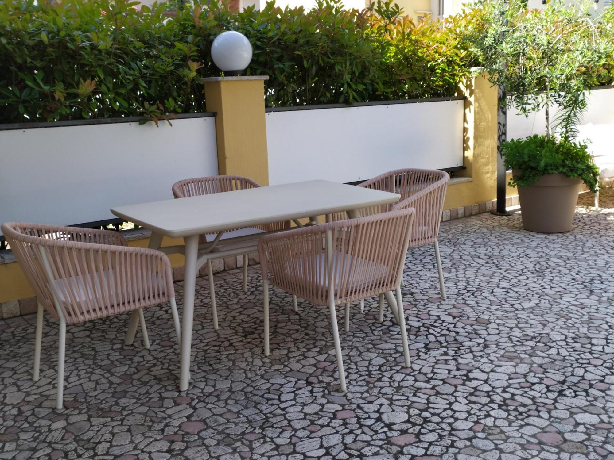 Hotel New Garden Torbole Sul Garda Esterno foto
