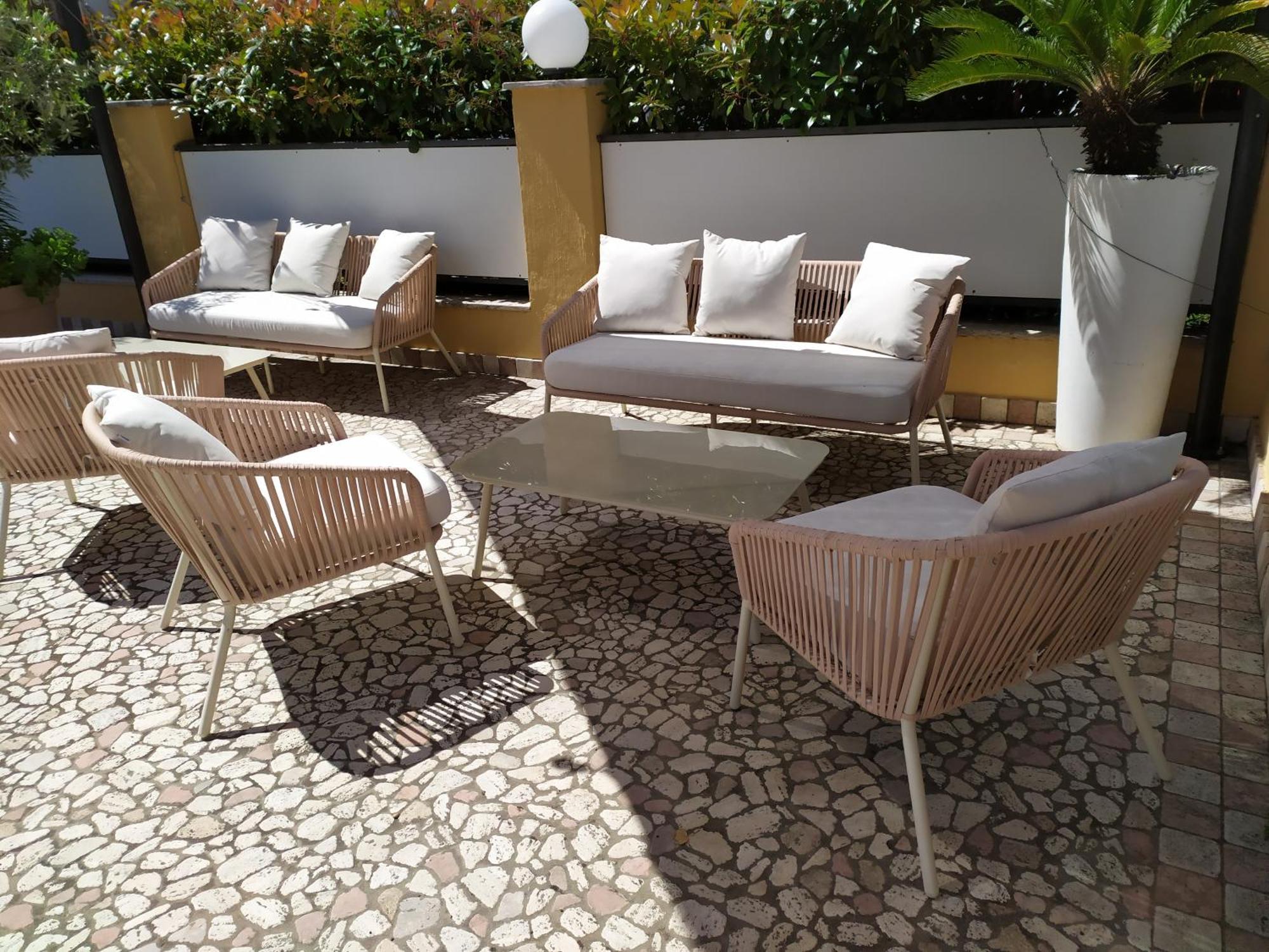 Hotel New Garden Torbole Sul Garda Esterno foto